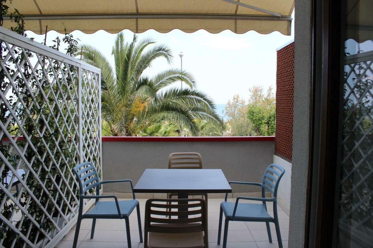 Sulmare Alba Adriatica Bed & Breakfast Екстериор снимка