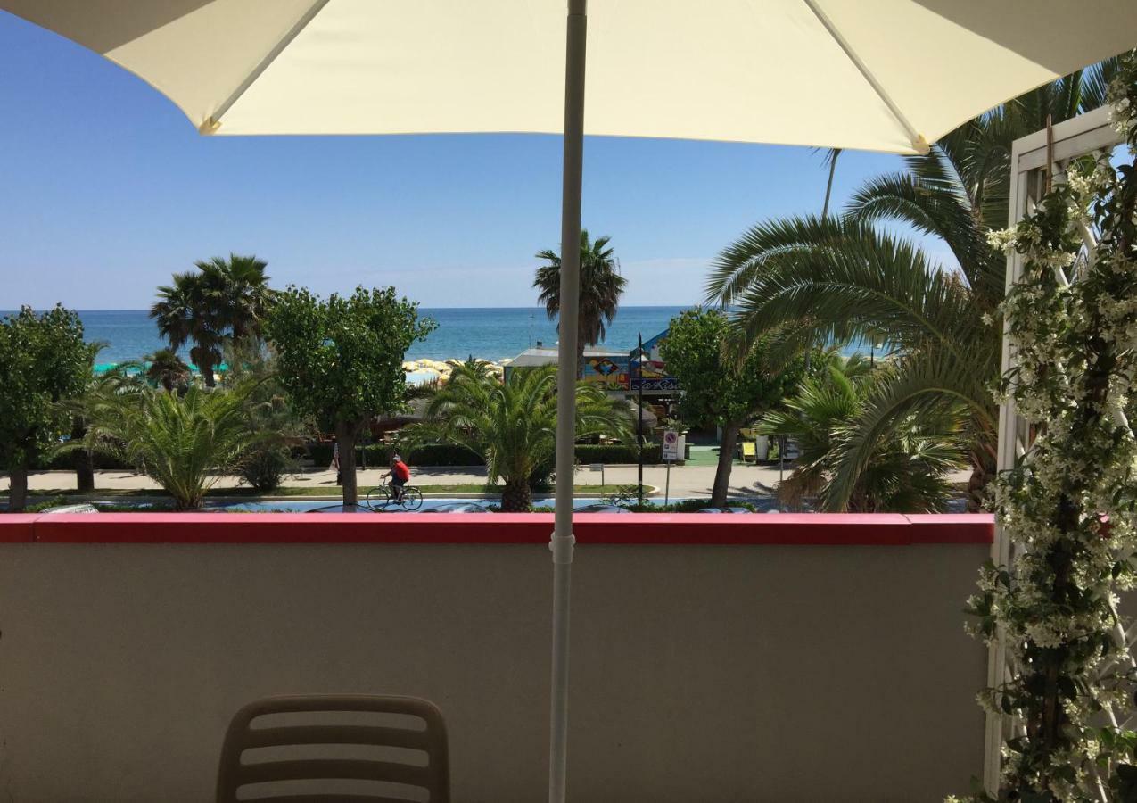 Sulmare Alba Adriatica Bed & Breakfast Екстериор снимка