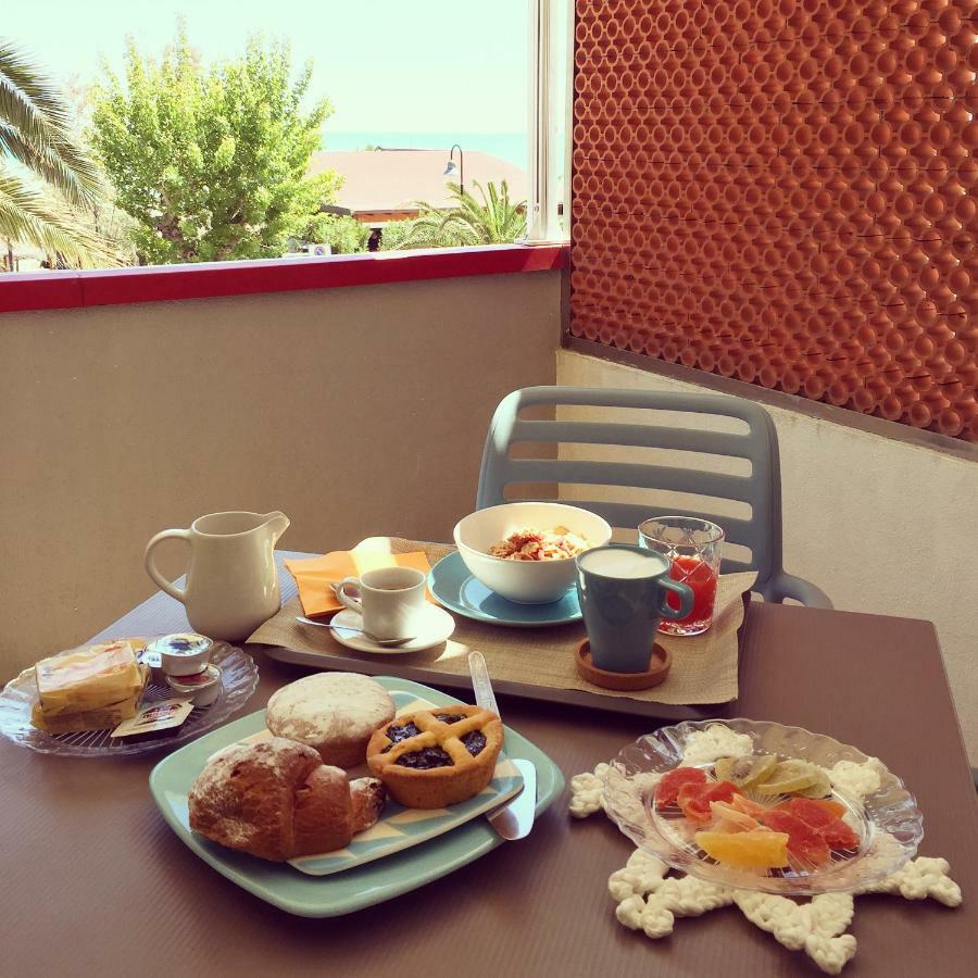 Sulmare Alba Adriatica Bed & Breakfast Екстериор снимка